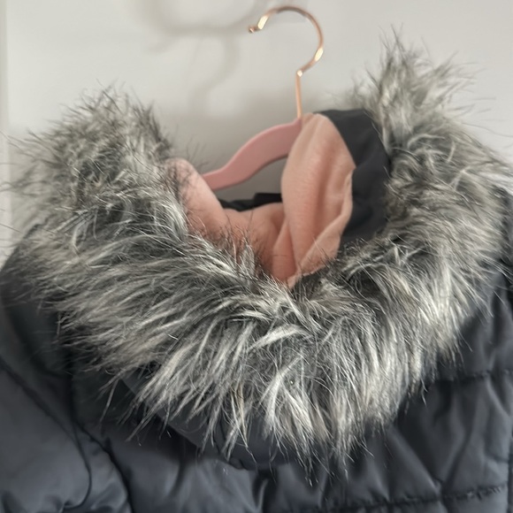 Toddler Girls Gray Puffer Jacket with Fur Trimmed Hoodie - Size 3T - Picture 8 of 10